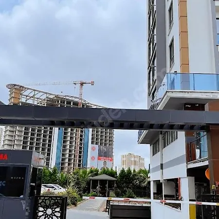 1 Bedroom Free Pool Parking And Security Apartment